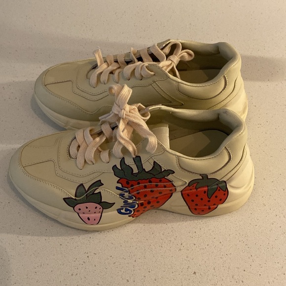 Inspired GG Strawberry Sneakers - Picture 3 of 4